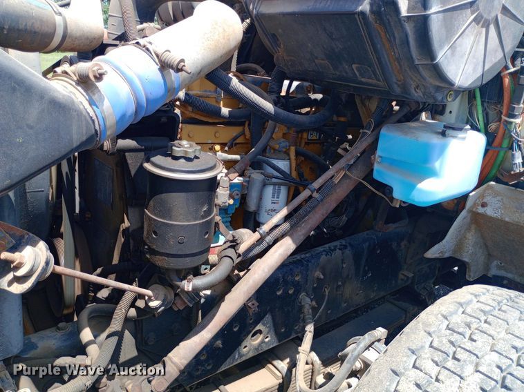 image for item DP1209 2001 International 2674 vacuum truck