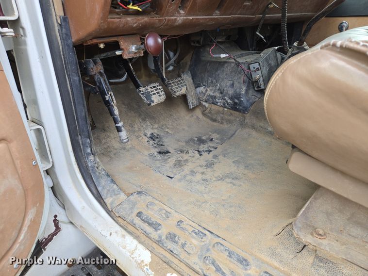 image for item DP6721 1991 Chevrolet  C7 tank truck