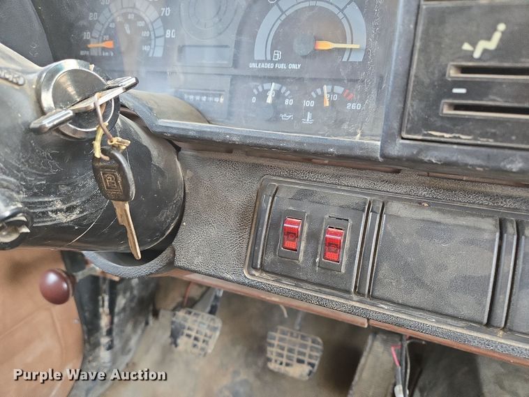 image for item DP6721 1991 Chevrolet  C7 tank truck