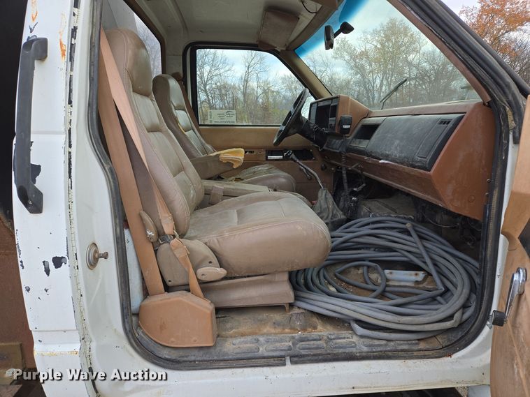 image for item DP6721 1991 Chevrolet  C7 tank truck