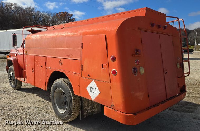 image for item DP6722 1987 Chevrolet  C7 fuel truck