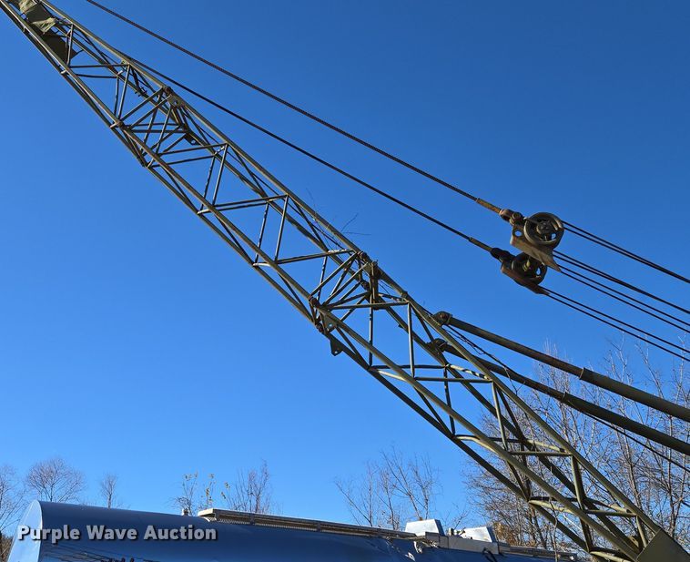 image for item DP6724 1970 Lorain  L36M crane