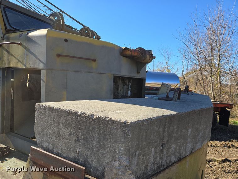 image for item DP6724 1970 Lorain  L36M crane