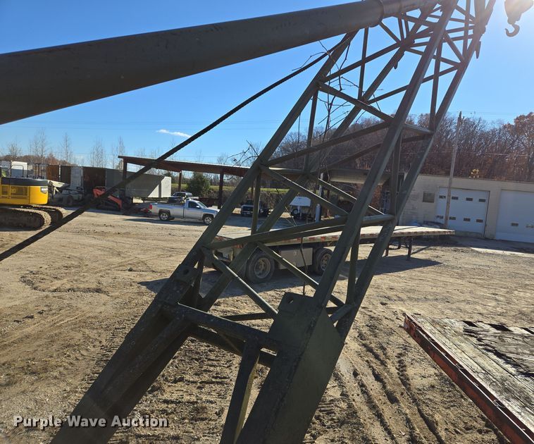 image for item DP6724 1970 Lorain  L36M crane