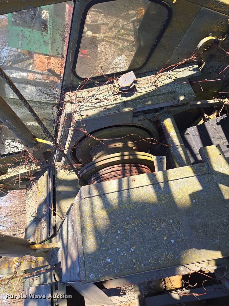 image for item DP6724 1970 Lorain  L36M crane