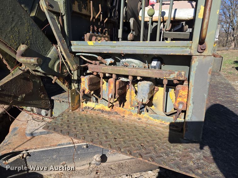 image for item DP6724 1970 Lorain  L36M crane