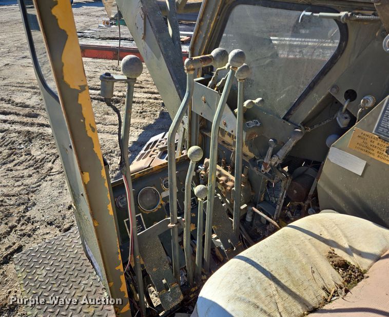 image for item DP6724 1970 Lorain  L36M crane