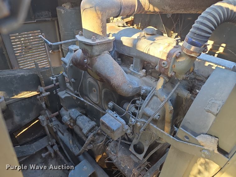 image for item DP6724 1970 Lorain  L36M crane