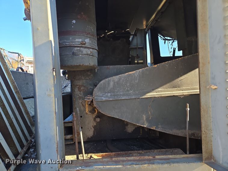 image for item DP6724 1970 Lorain  L36M crane