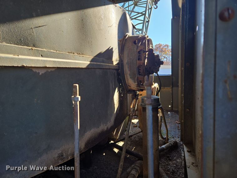 image for item DP6724 1970 Lorain  L36M crane