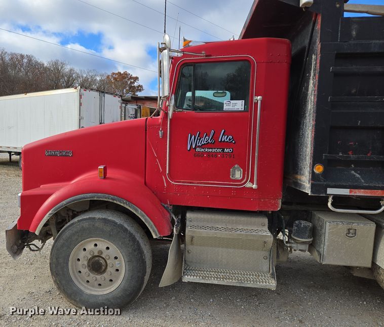 image for item DP6726 1999 Kenworth  T800 dump truck