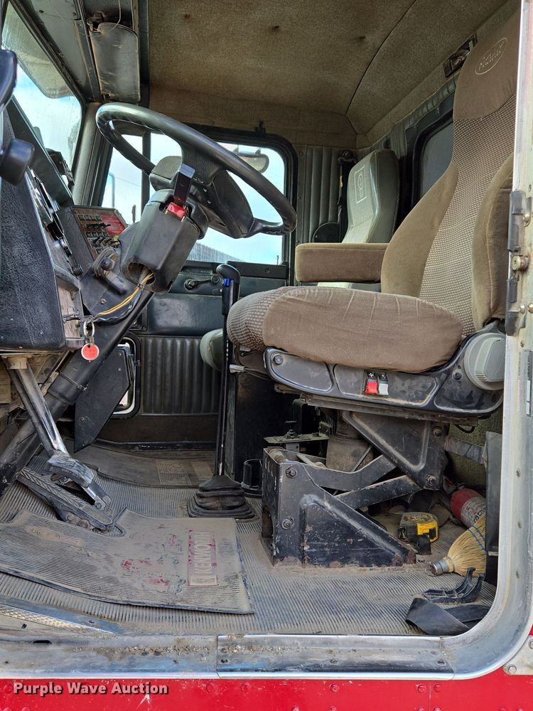 image for item DP6726 1999 Kenworth  T800 dump truck