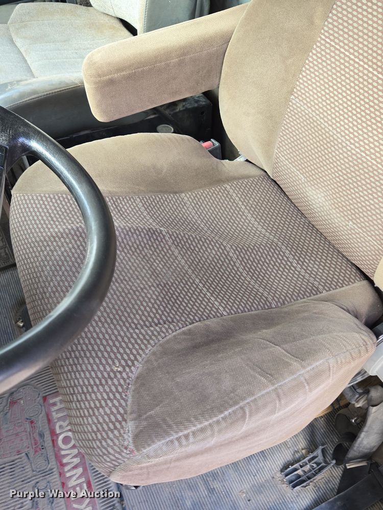 image for item DP6726 1999 Kenworth  T800 dump truck