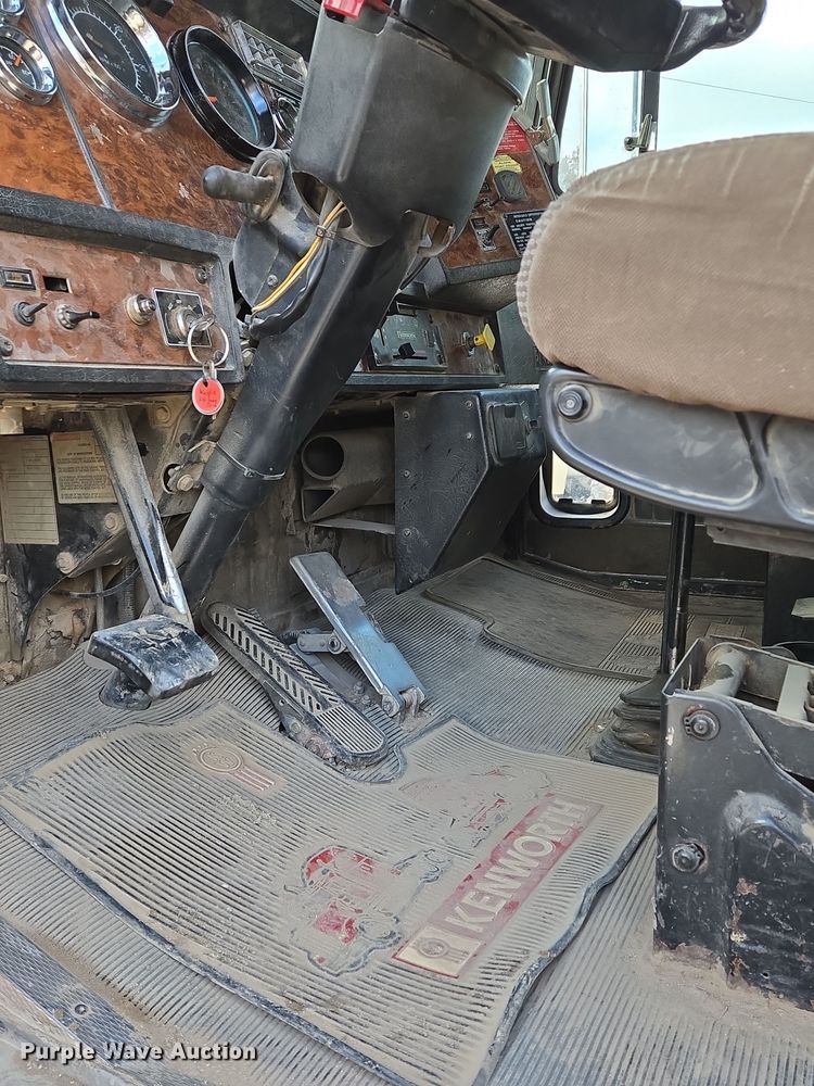 image for item DP6726 1999 Kenworth  T800 dump truck