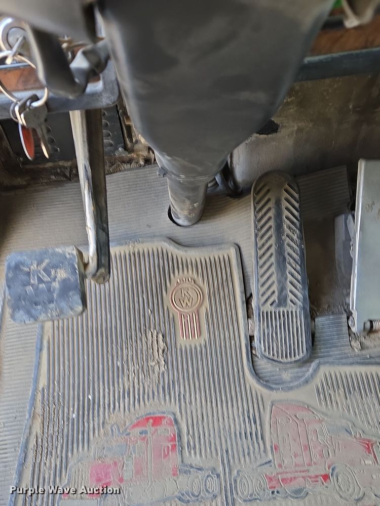 image for item DP6726 1999 Kenworth  T800 dump truck