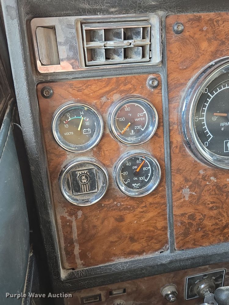 image for item DP6726 1999 Kenworth  T800 dump truck