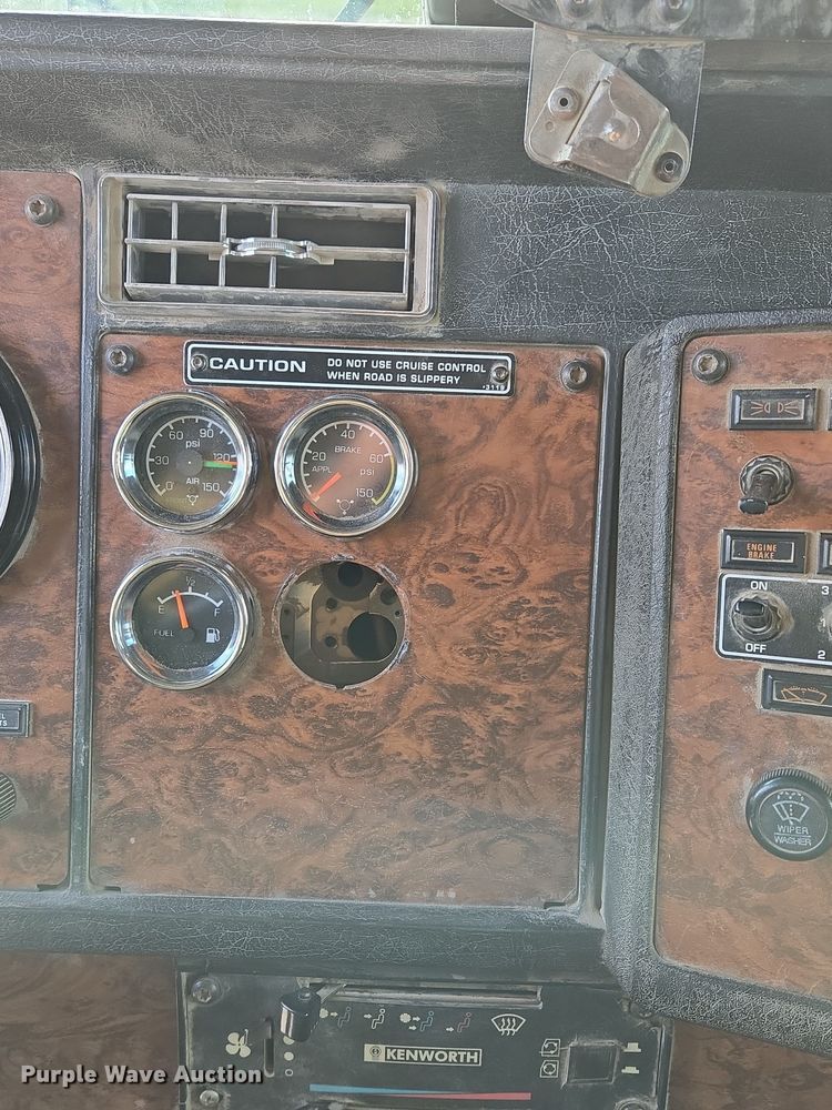 image for item DP6726 1999 Kenworth  T800 dump truck