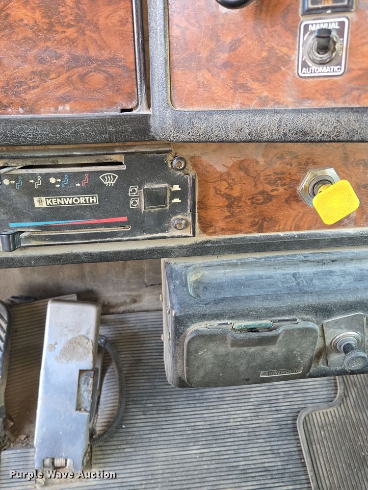 image for item DP6726 1999 Kenworth  T800 dump truck