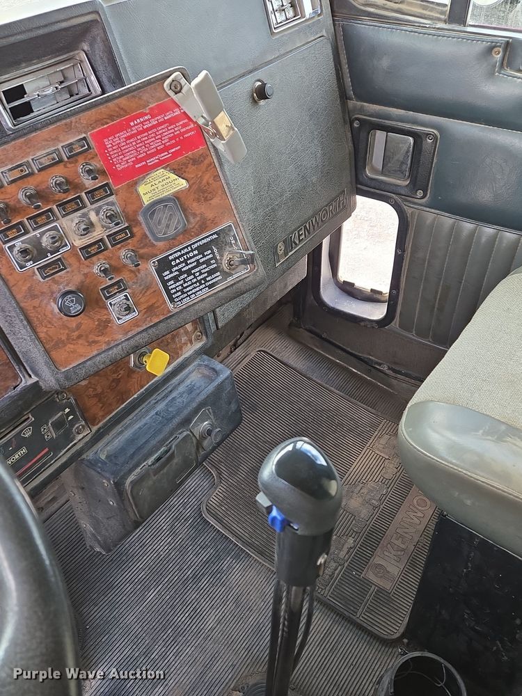 image for item DP6726 1999 Kenworth  T800 dump truck