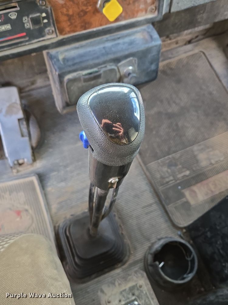 image for item DP6726 1999 Kenworth  T800 dump truck