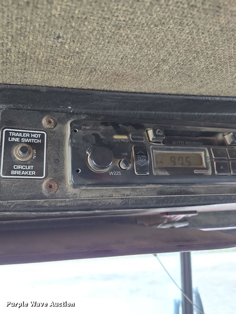 image for item DP6726 1999 Kenworth  T800 dump truck