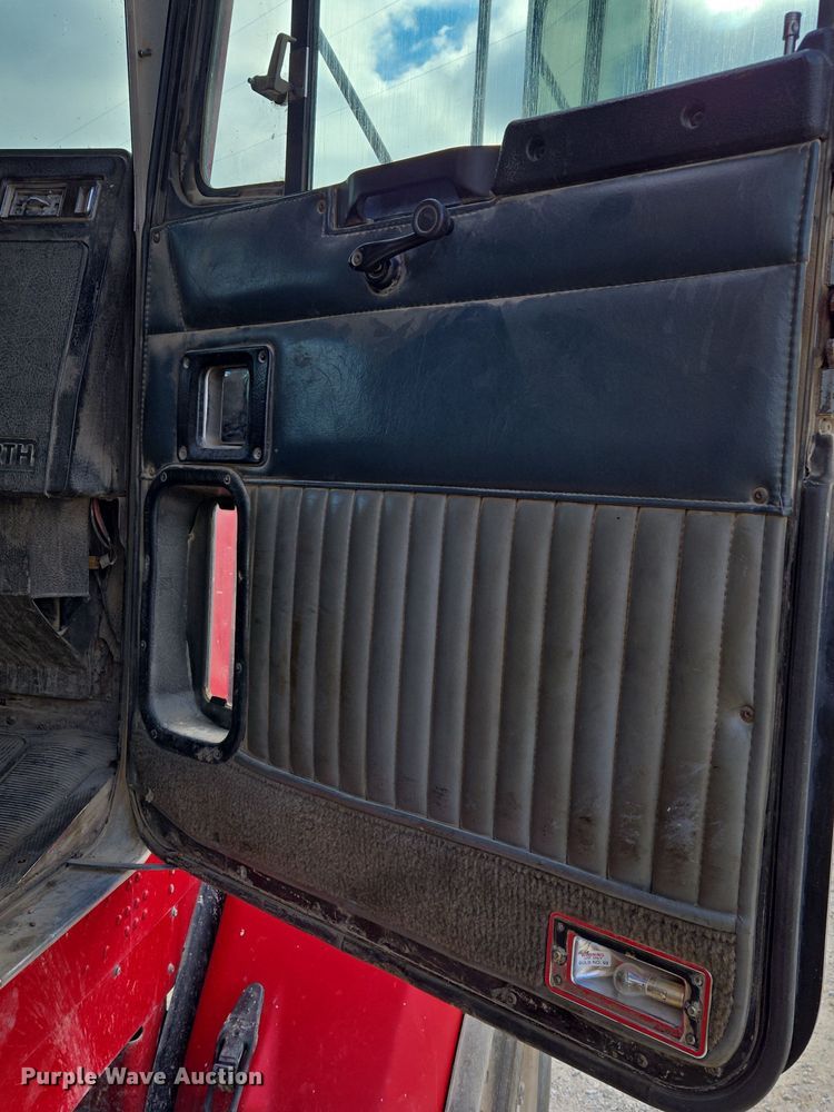 image for item DP6726 1999 Kenworth  T800 dump truck