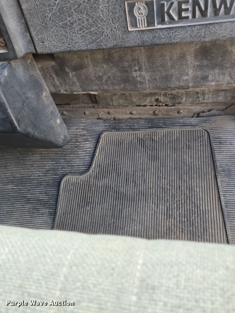 image for item DP6726 1999 Kenworth  T800 dump truck