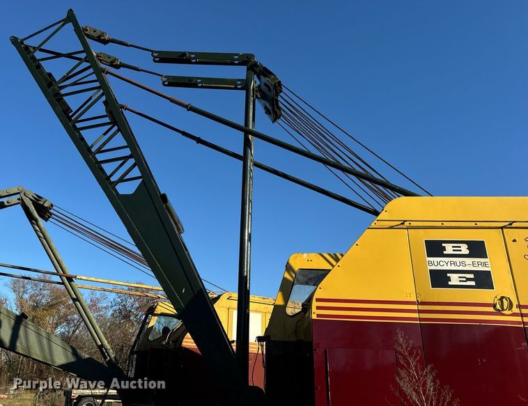 image for item DP6729 1970 Bucyrus-Erie 30-B crane