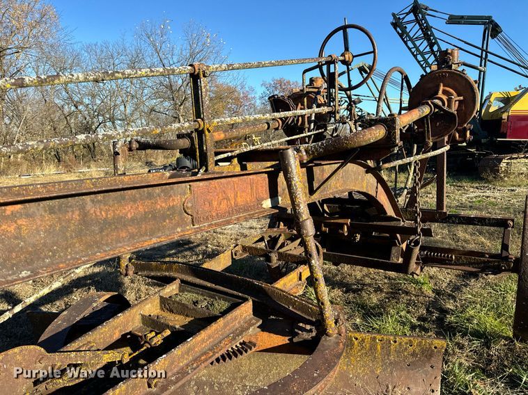 image for item DP6731 Galion pull type grader