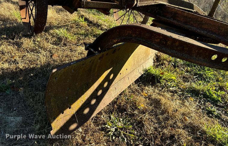 image for item DP6731 Galion pull type grader