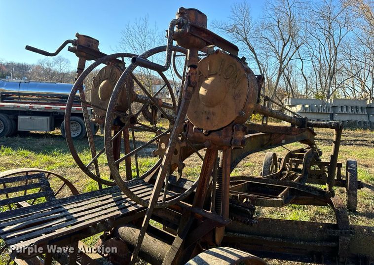 image for item DP6731 Galion pull type grader