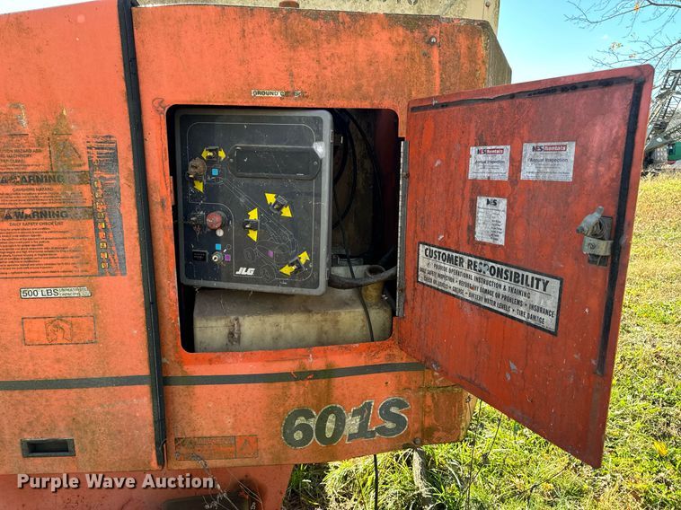 image for item DP6734 1998 JLG 601S boom lift