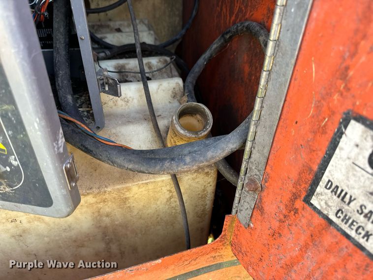 image for item DP6734 1998 JLG 601S boom lift