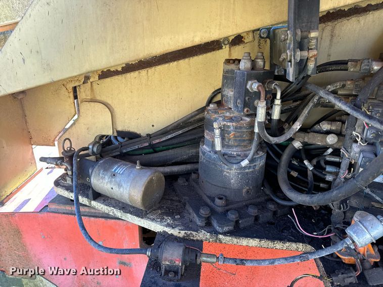 image for item DP6734 1998 JLG 601S boom lift