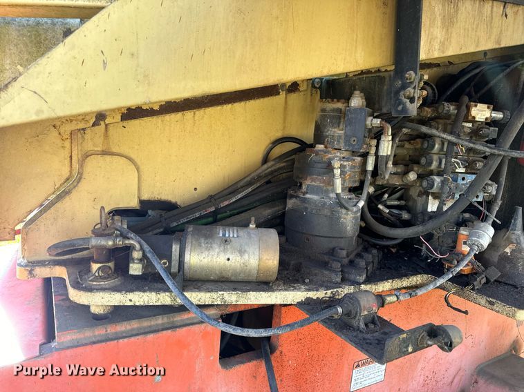 image for item DP6734 1998 JLG 601S boom lift