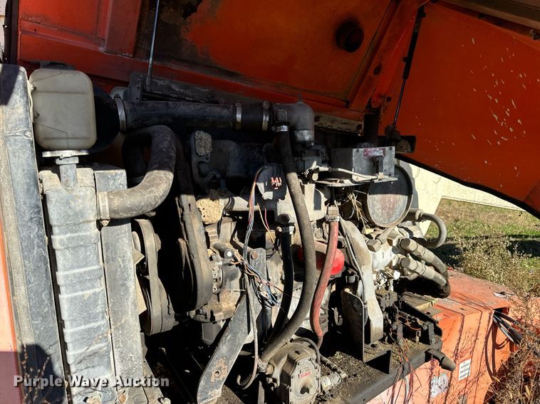 image for item DP6734 1998 JLG 601S boom lift