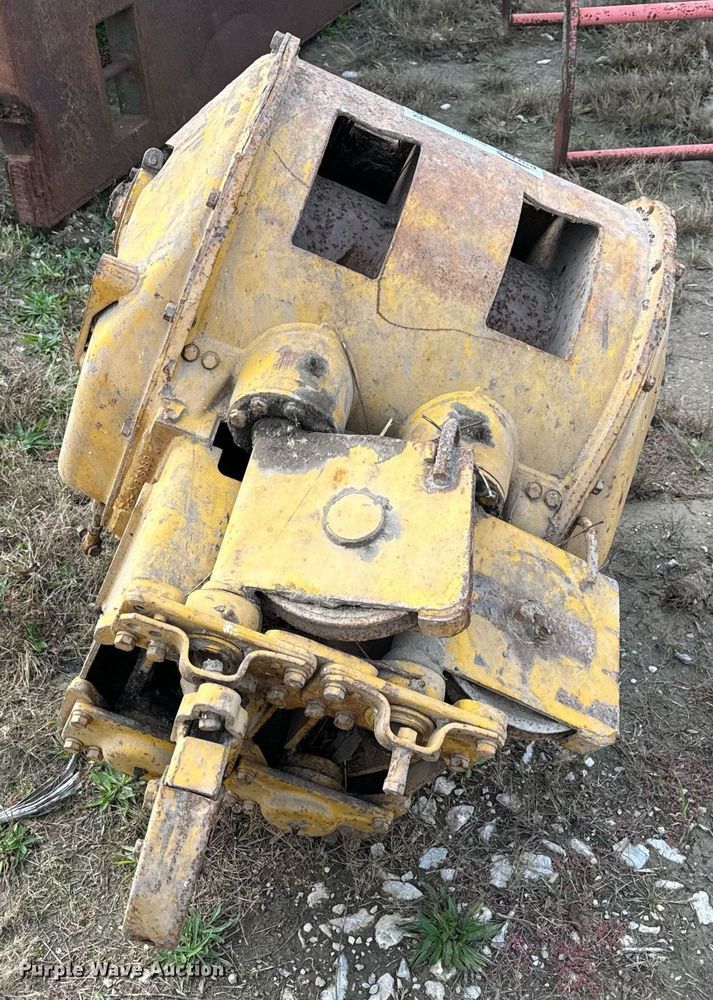 image for item DP6743 Caterpillar crawler winch