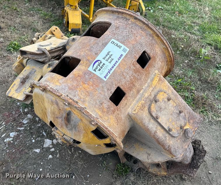 image for item DP6743 Caterpillar crawler winch