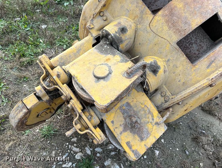 image for item DP6743 Caterpillar crawler winch