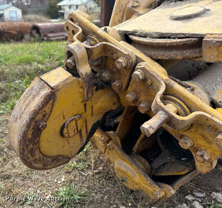 image for item DP6743 Caterpillar crawler winch