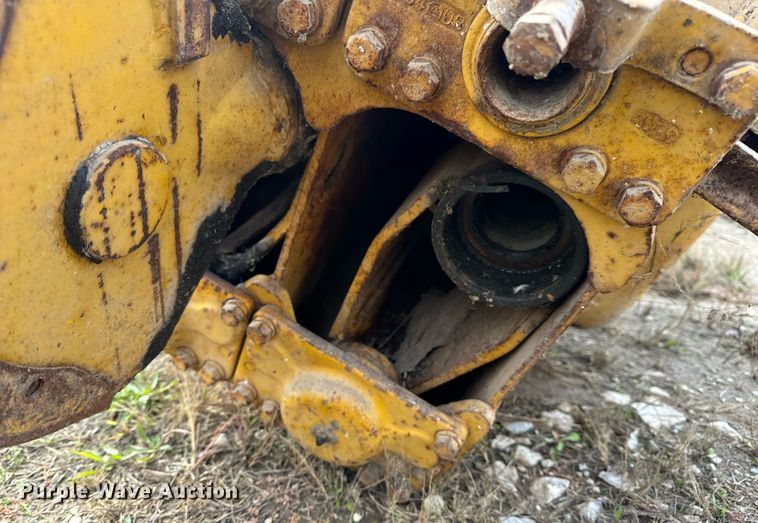 image for item DP6743 Caterpillar crawler winch