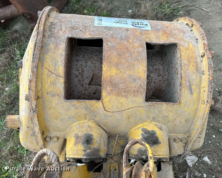 image for item DP6743 Caterpillar crawler winch