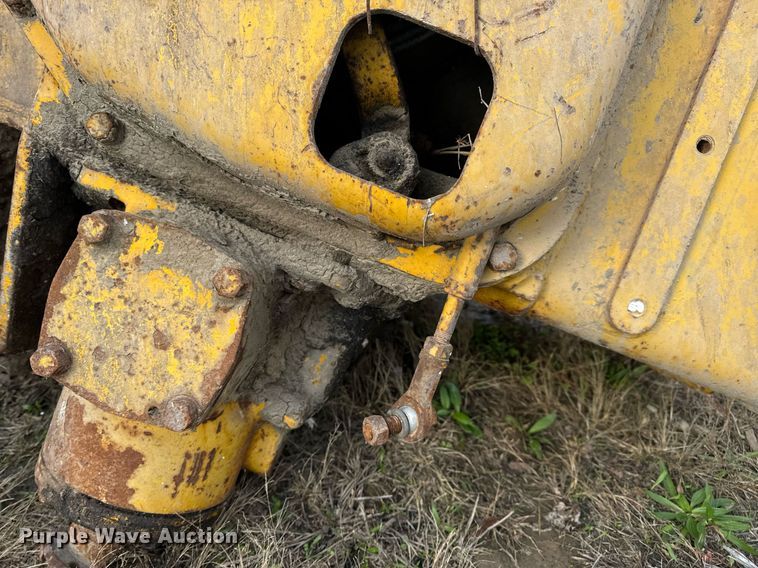 image for item DP6743 Caterpillar crawler winch