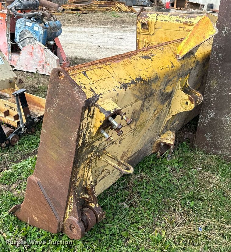 image for item DP6747 (2) Caterpillar dozer blades