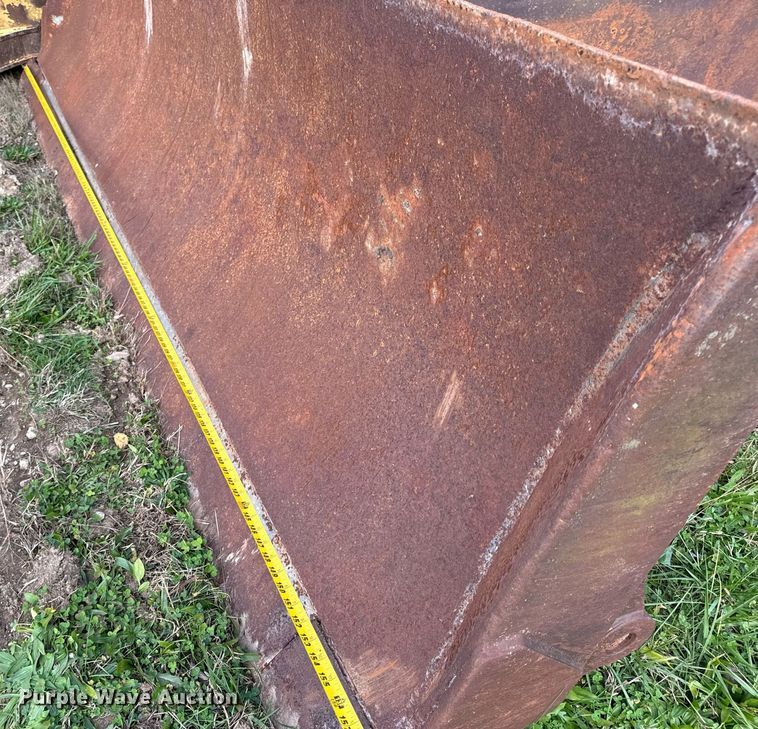 image for item DP6747 (2) Caterpillar dozer blades