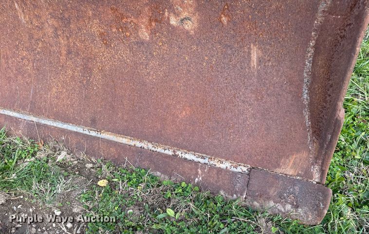 image for item DP6747 (2) Caterpillar dozer blades