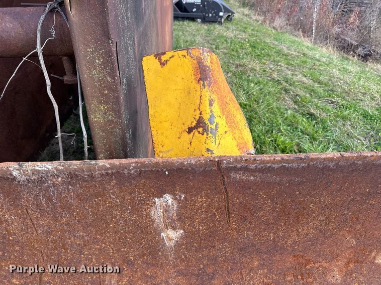 image for item DP6747 (2) Caterpillar dozer blades