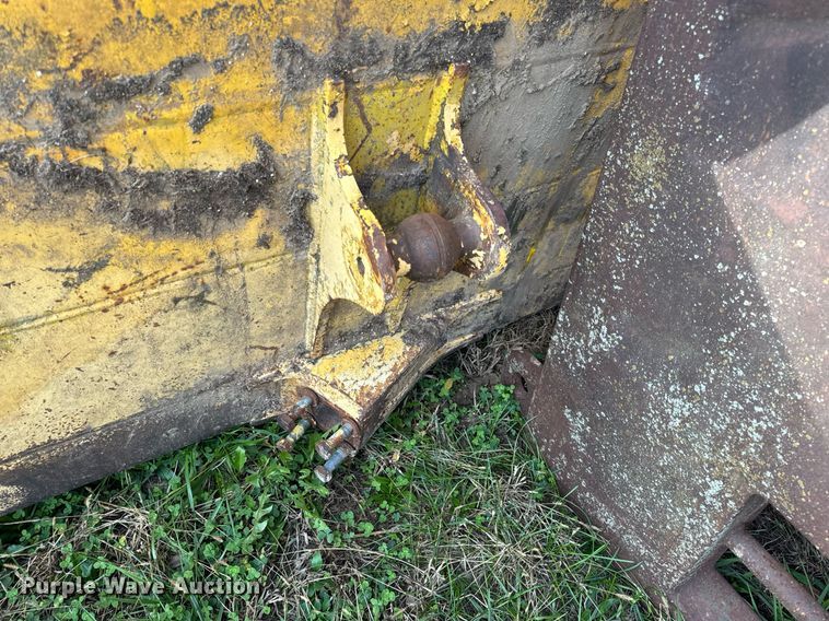 image for item DP6747 (2) Caterpillar dozer blades