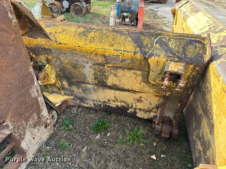 image for item DP6747 (2) Caterpillar dozer blades