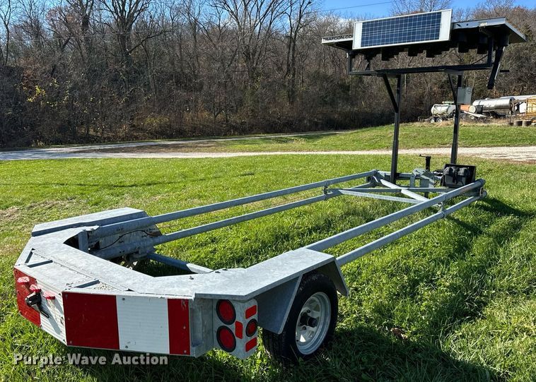 image for item DP6762 2014 Vorteq VTQ-TL3 crash attenuator trailer